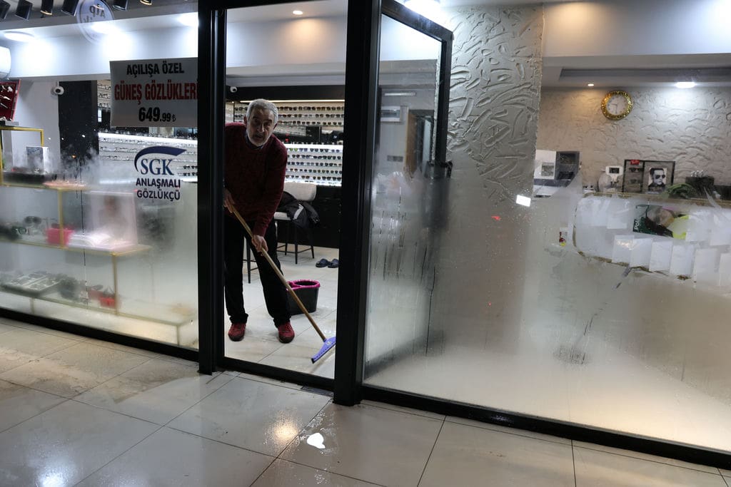 I Z M I R’ D E S A G A N A K Y O L L A R G O L E D O N D U E V 1140862 338755