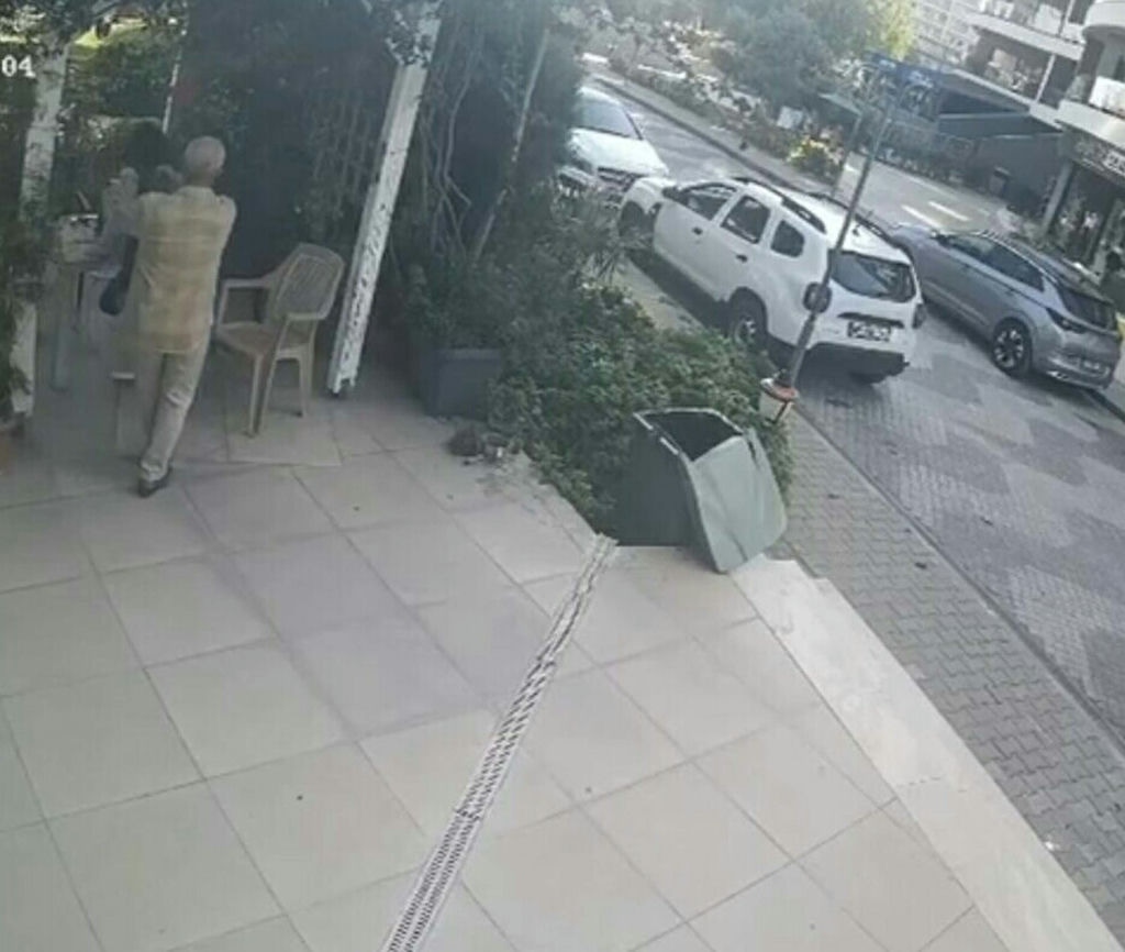 Izmirde Kadin Ortagini Darbedip Yaralay 1138256 337939 (1)