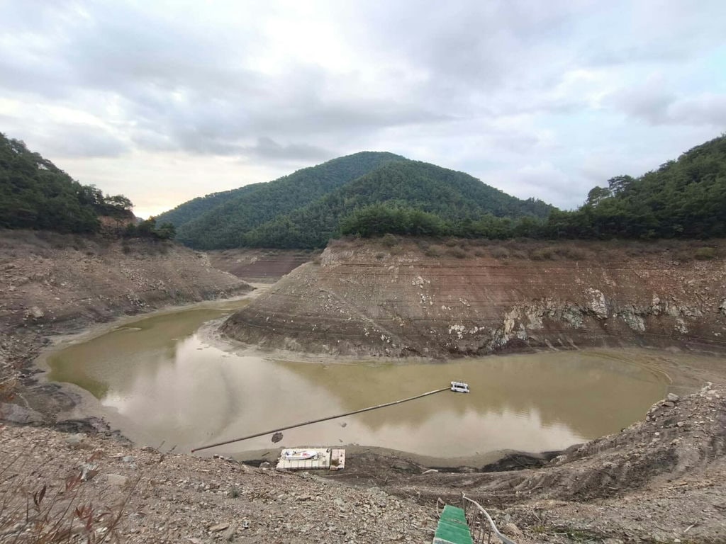 T A H T A L I B A R A J I’ N D A S U S E V I Y E S I Y U Z D E 1 O 1113129 330449