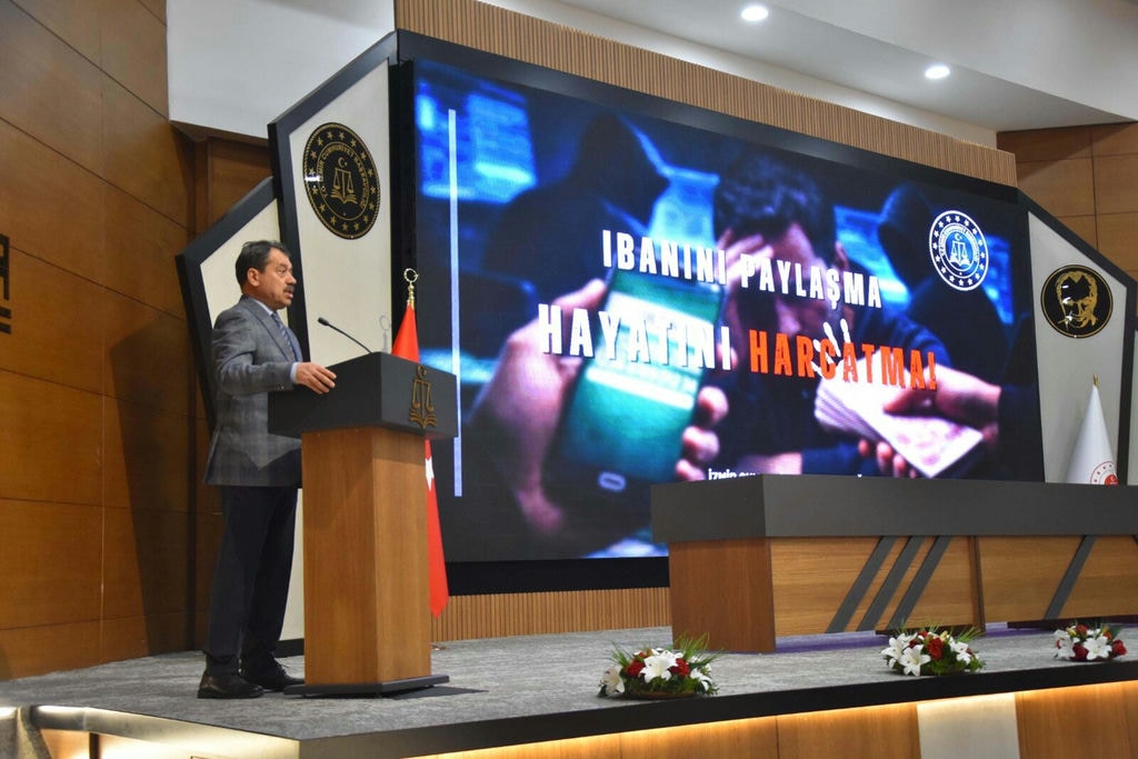 I Z M I R A D L I Y E S I N D E N I B A N P A Y L A S I M I U Y A 1160998 344770