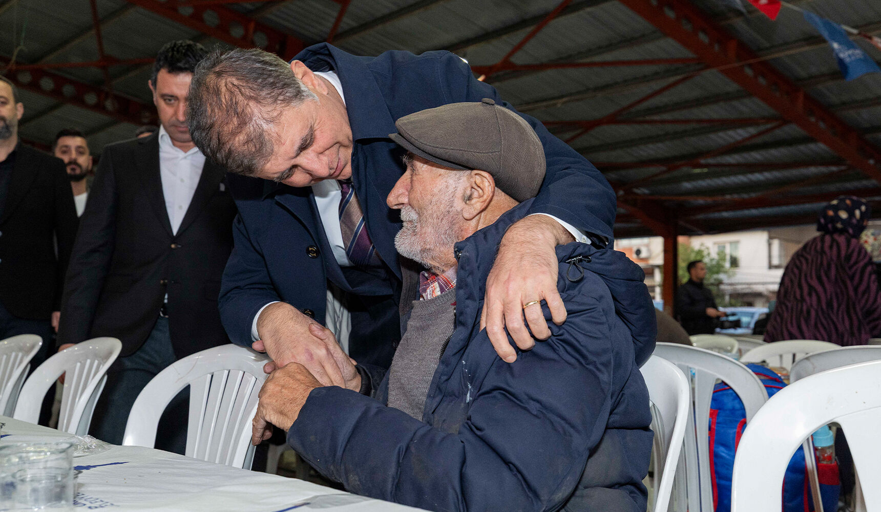 İzmir’de ramazan sofraları büyüyor, destekler artıyor