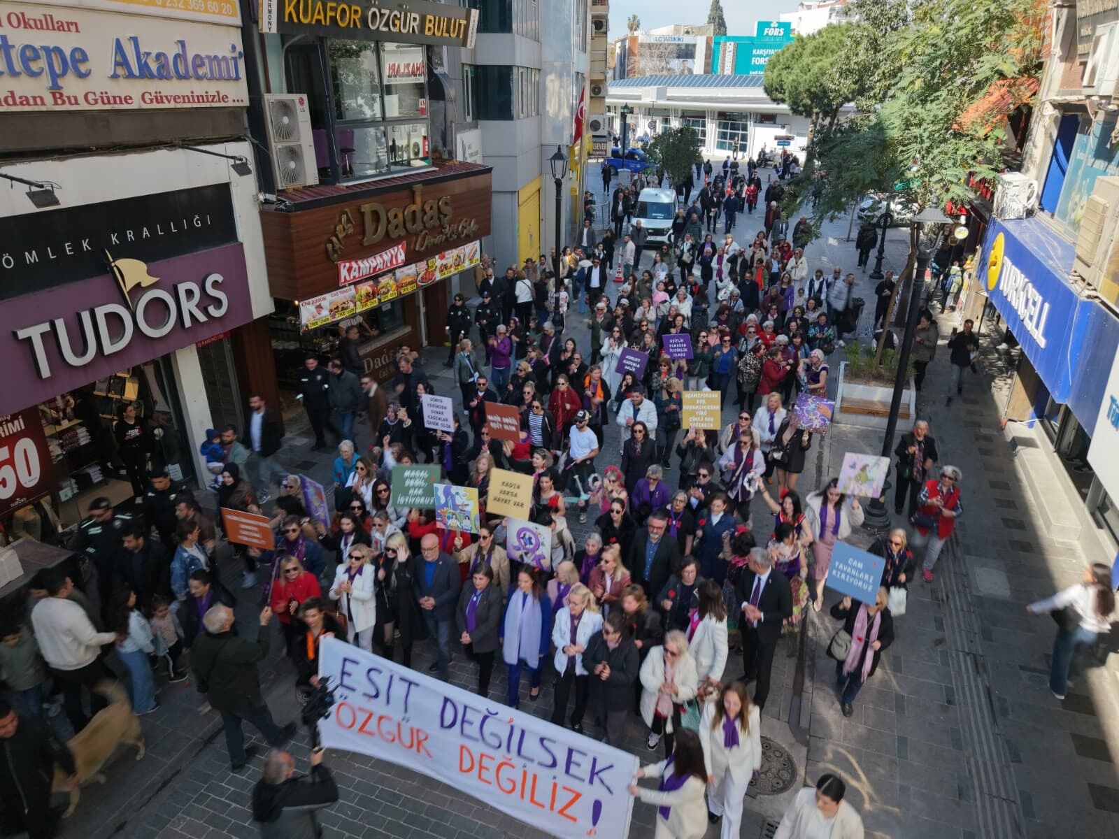 9F1D68A9 A9F8 4872 859F Ad4465597E87