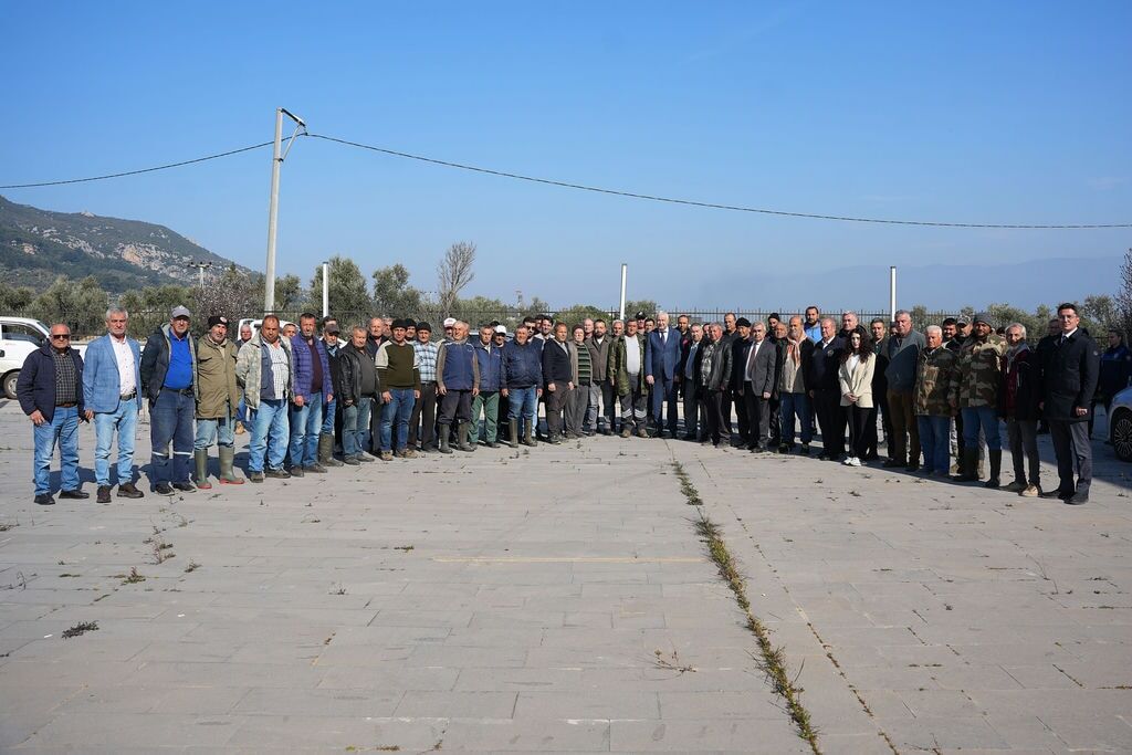 Çiftçilerle Toplu Fotoğraf