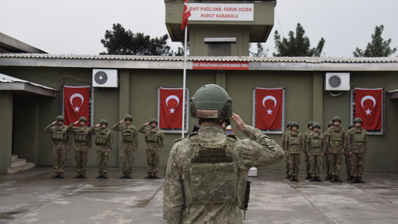 Sınırın sıfır noktasında bayram mesaisi