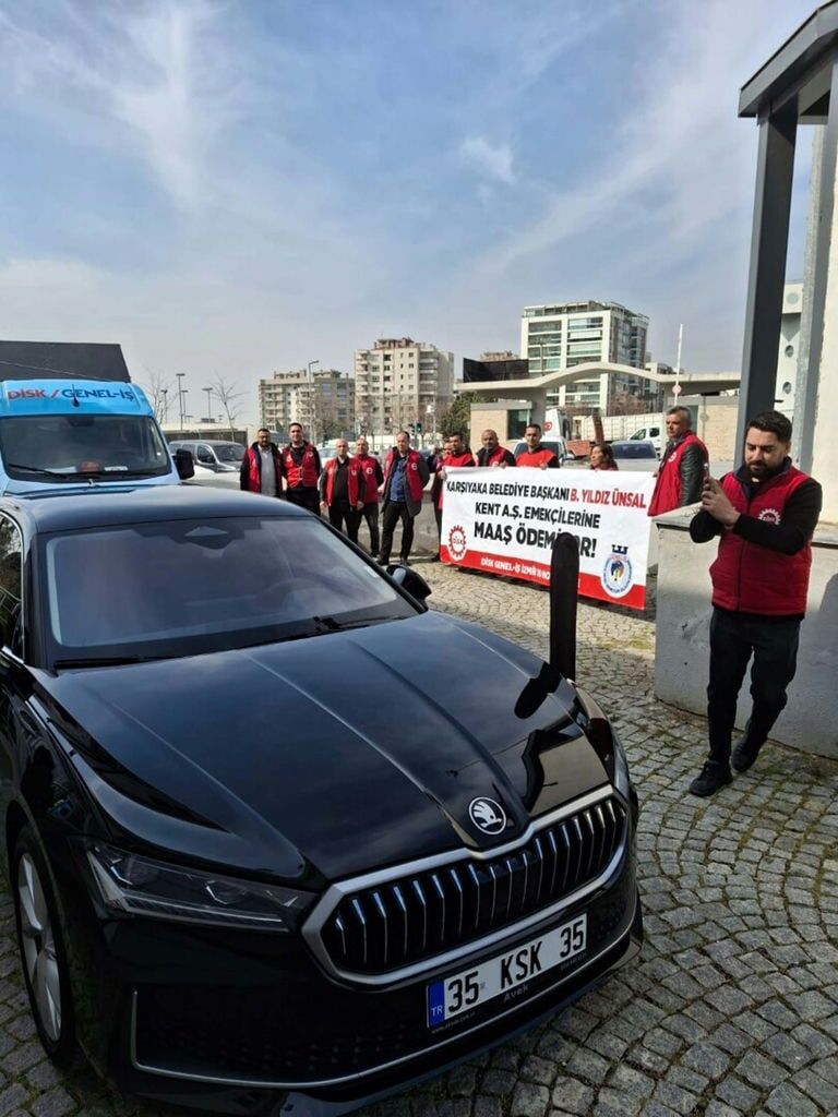 I Z M I R D E I S C I L E R D E N B A Y R A M L A S M A P R O T E S 1216980 361873