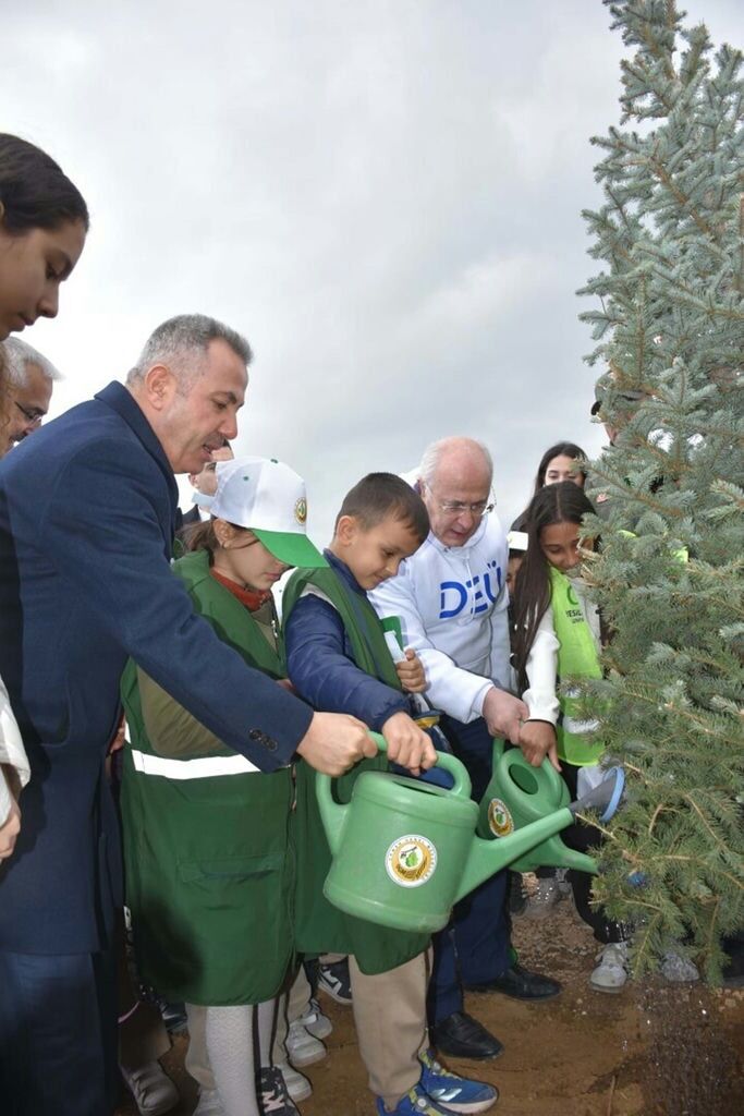 I Z M I R D E Y A N A N A L A N D A 15 B I N F I D A N T O P R A 1228240 365329