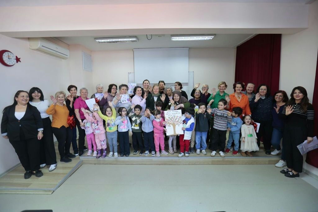 Konak’ın İleri Yaş Merkezi’nde Bayram Neşesi (6)