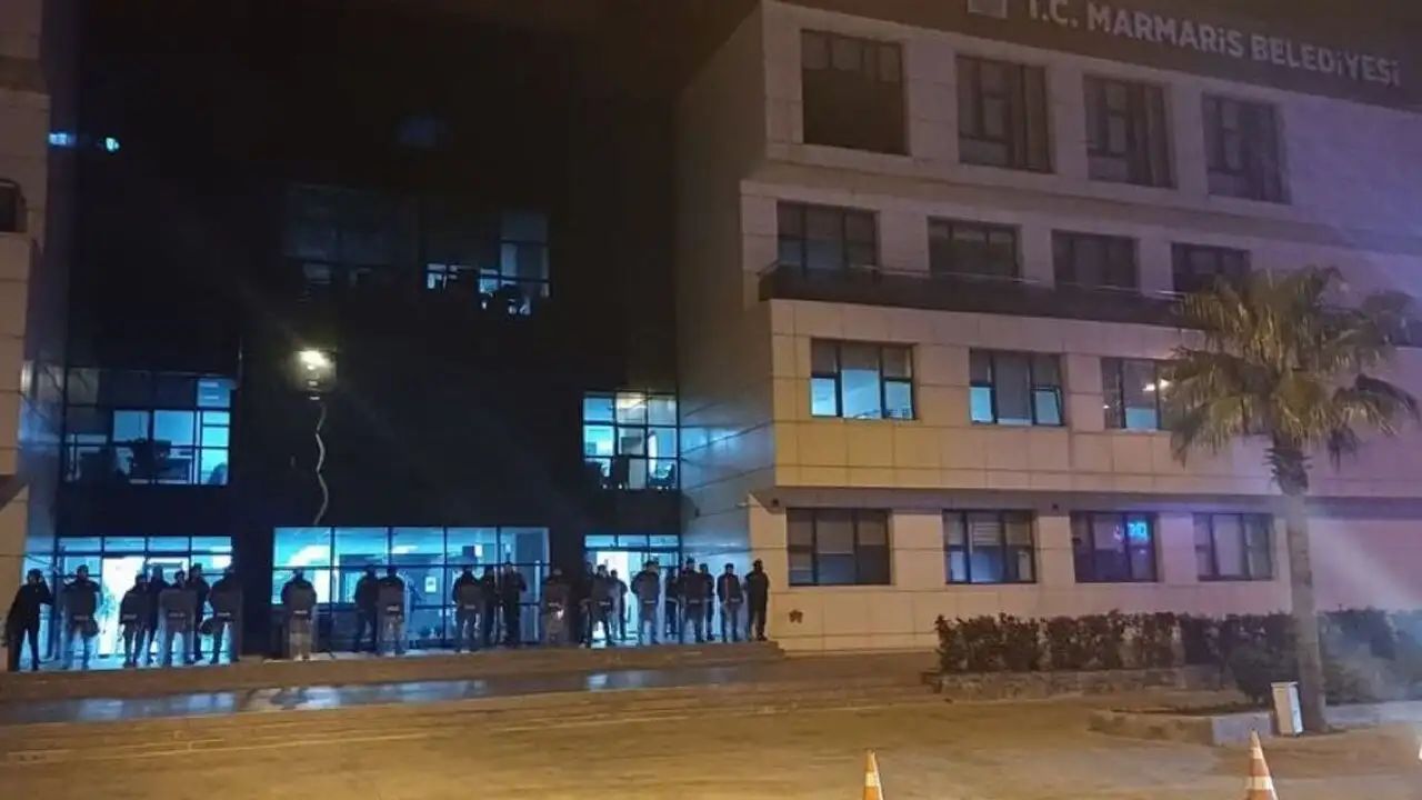 Marmaris Belediyesi’ne gece yarısı operasyon