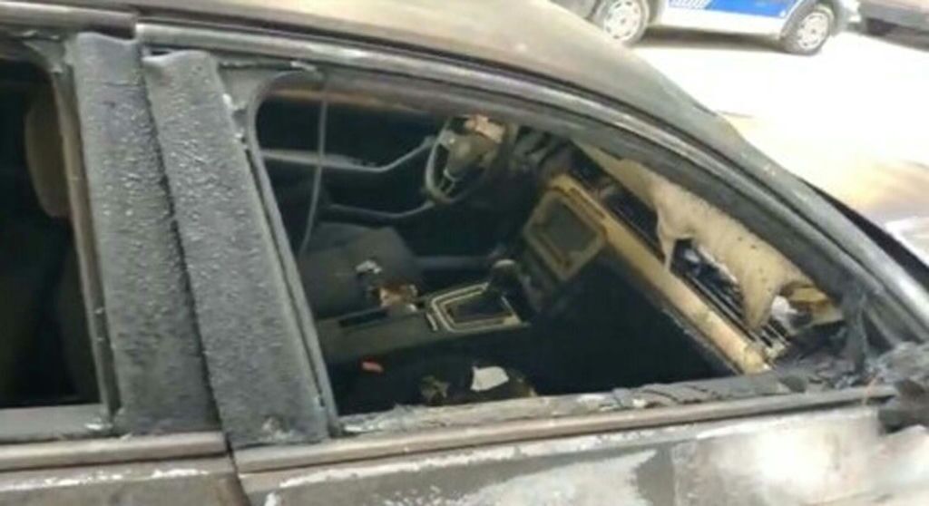 T R A F I K P O L I S I N I N A R A C I N I K U N D A K L A Y A N S A N 1216317 361675