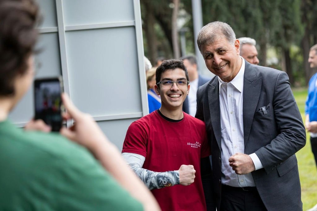 13.04.2026 6C35829F 8F92 45A3 A443 197673A57Ef2