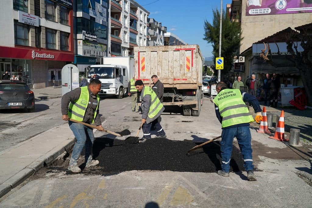 Gaziemir’de 32 Bin 191 Metrekarelik Alandaki Yol Ve Kaldırımlar Yenilendi (9)
