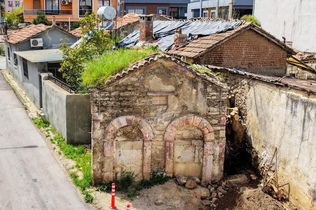 Gaziemir’in Tarihi Çift Çeşme’si Aslına Uygun Şekilde Yenileniyor (2)