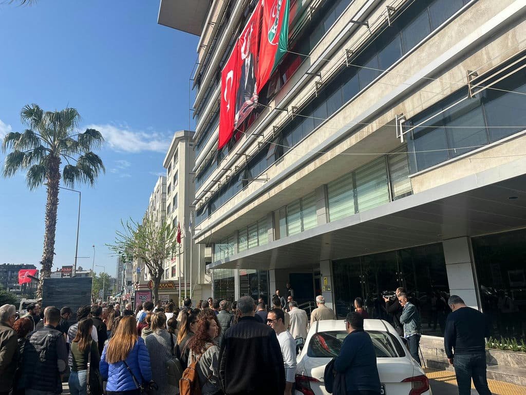 K A R S I Y A K A B E L E D I Y E S I N D E M E M U R L A R D A N T A M 1272232 378668