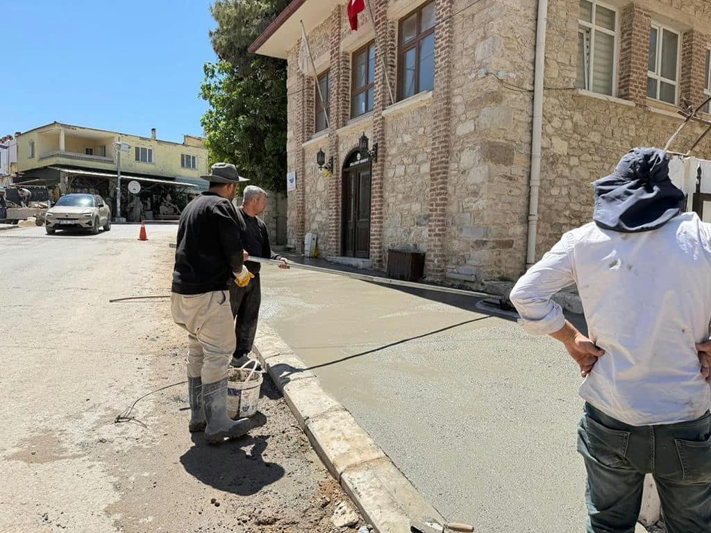 Urla’da Ulaşım Hamlesi Her Mahallede Yoğun Mesai (4)