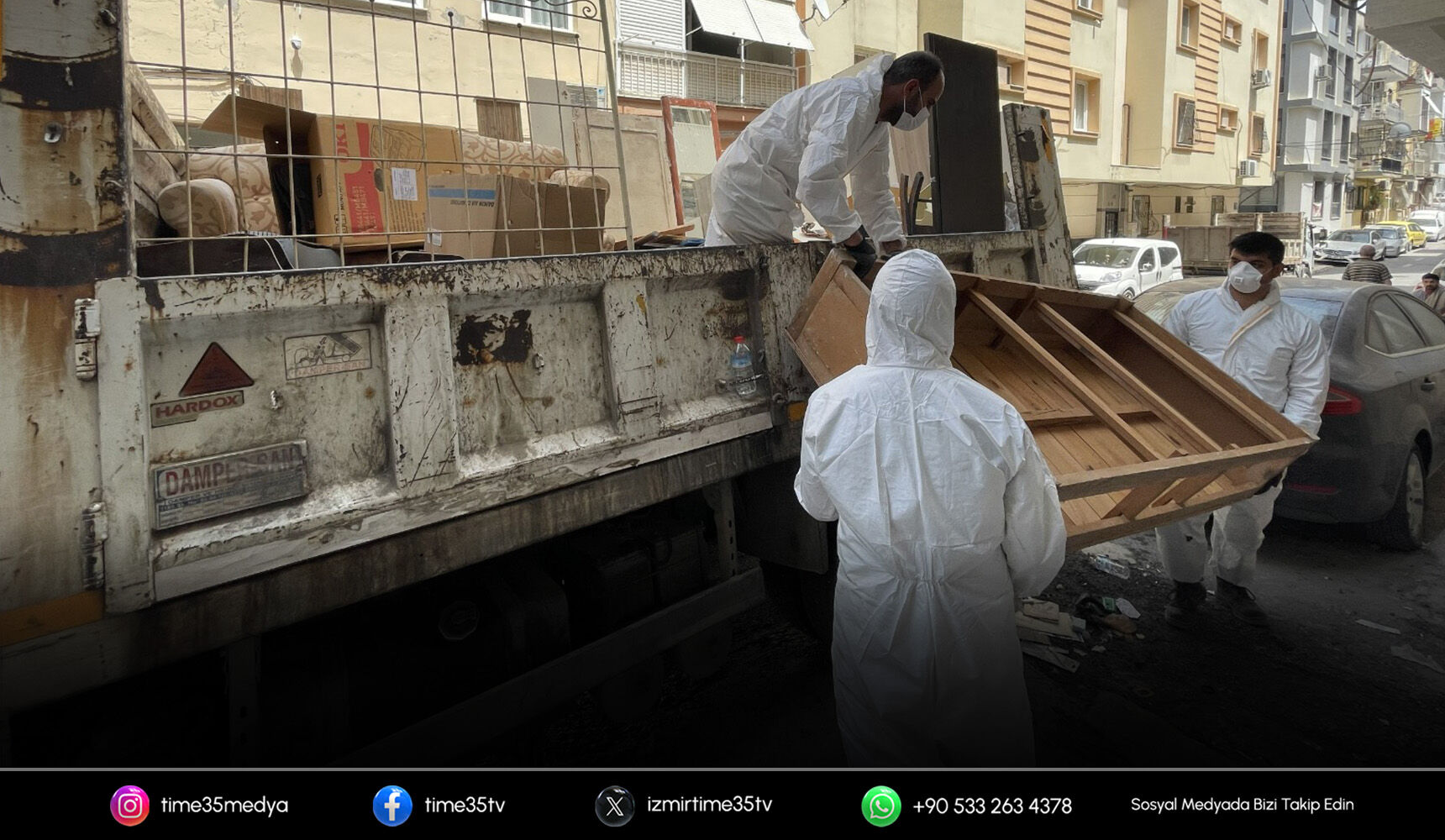 Konak’ta çöp evden 10 ton atık çıkarıldı