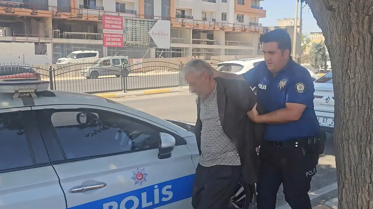 Durakta bekleyen eşini vurdu, polise teslim oldu
