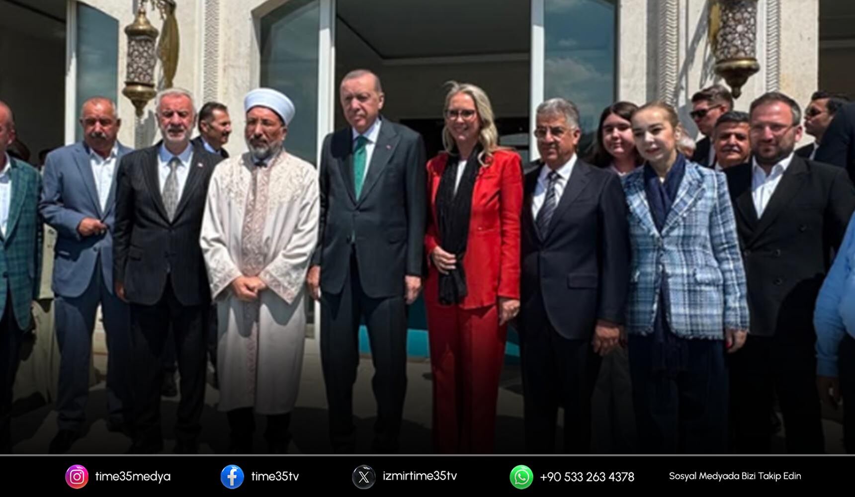 Erdoğan, Süleyman Bölünmez Eğitim Vakfı Camii’nde namaz kıldı