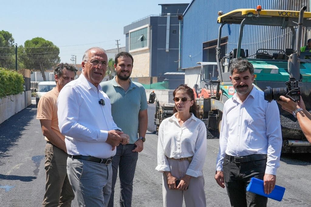 Gaziemir’de Asfaltlama Atağı 4 Bin 470 Ton Asfaltla Yollar Yenileniyor (5)