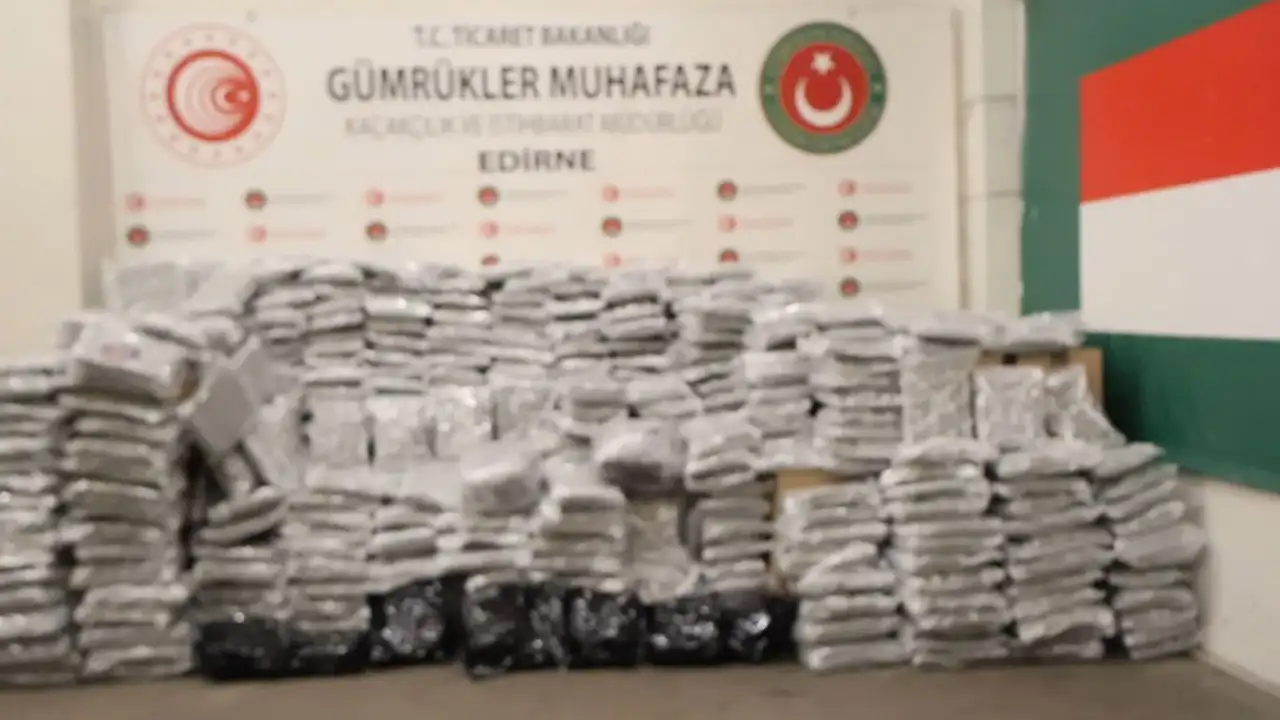Kapıkule Gümrük Kapısı'nda 810 kilo esrar ele geçirildi
