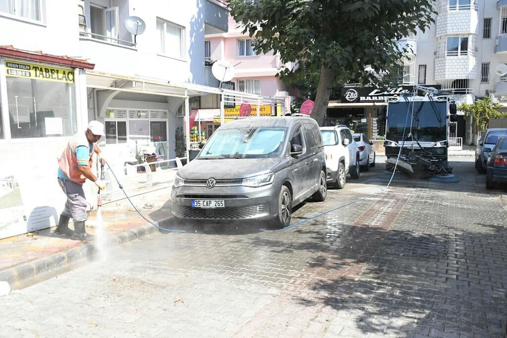 Kuşadasi’nda Temi̇zli̇k Mesai̇si̇ 724 Sürüyor (5)