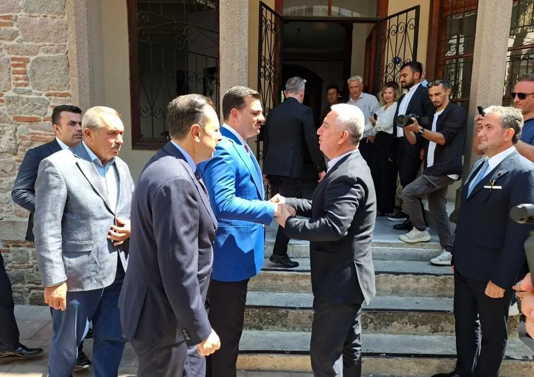 Zmir Bertgama Eyup Kadir Inan