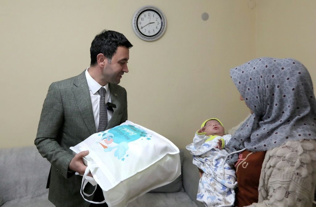 Bayrakli’da Bi̇nlerce Haneye Sosyal Destek (10)