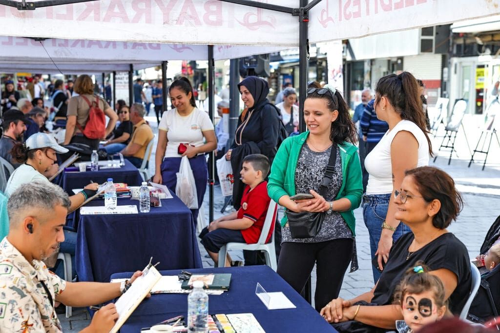 Bayrakli’da Kari̇katür Ve Çocuk Şenli̇ği̇ (2)
