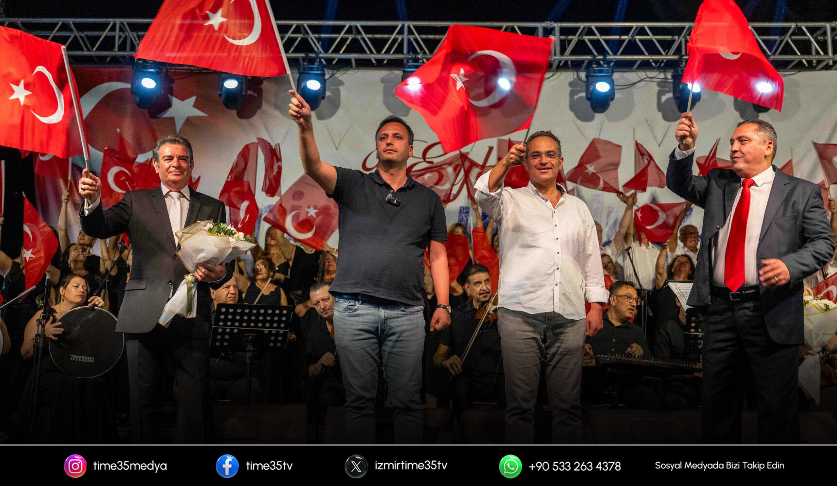 Bornova’da 9 Eylül coşkusu Atatürk’ün sevdiği şarkılarla yaşandı