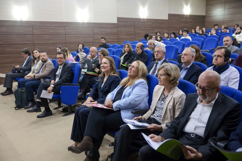 Başkan Mutlu, Konak’ın Dirençli Kent Vizyonunu Uluslararası Konferansta Anlattı (3)