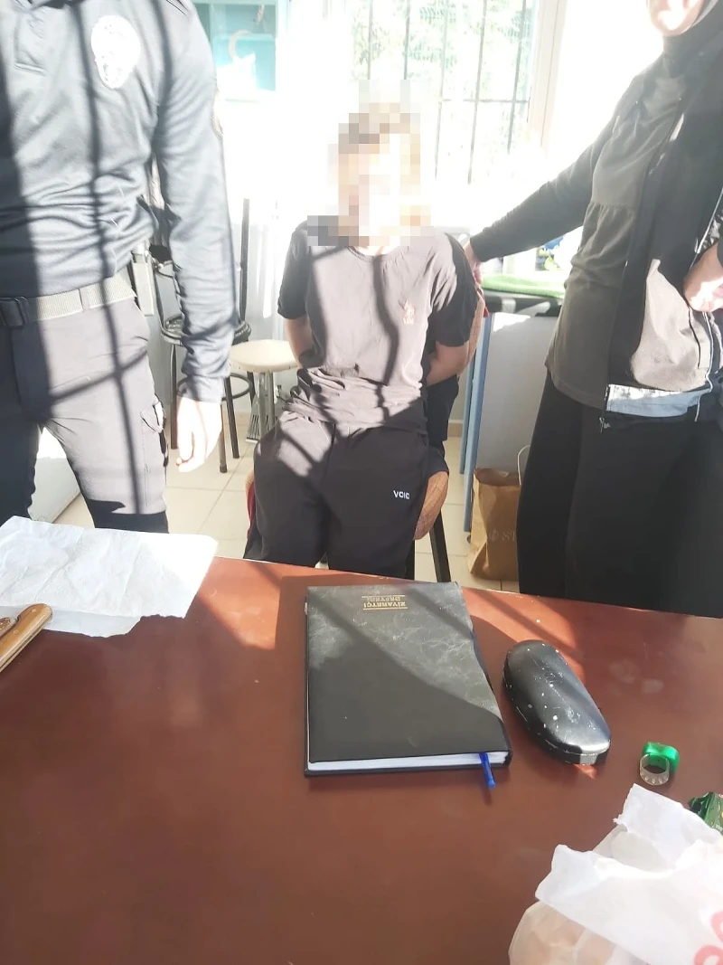 Da9Aa889 Basaksehirde Okul Kapisinda Bicakli Saldiri 15 Yasindaki