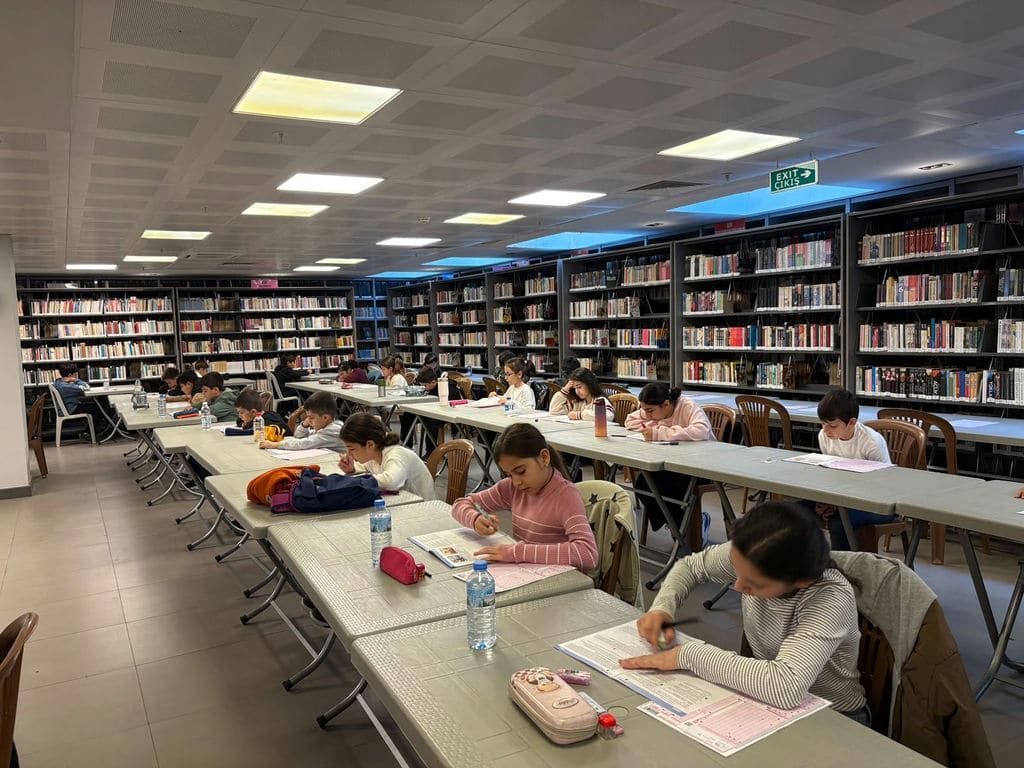 Efes Selçuk Beledi̇yesi̇’nden Öğrenci̇lere Sinav Hazirliğinda Destek (7)