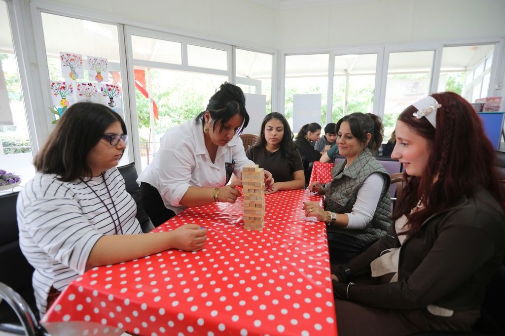 Engelsi̇z Kafe (4)