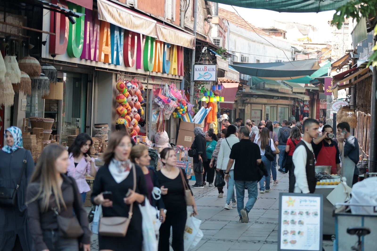 Kemeraltı Festivali Esnafın Yüzünü Güldürdü (9)