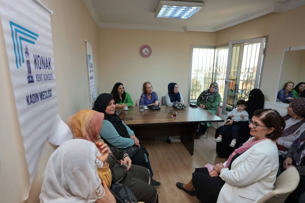 Konak’ta Meme Kanseri Farkındalık Seminerleri Başladı (1)