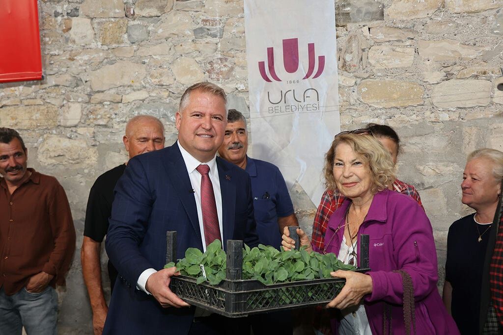 Urla’da Üreticiye Kesintisiz Destek Sürüyor (4)